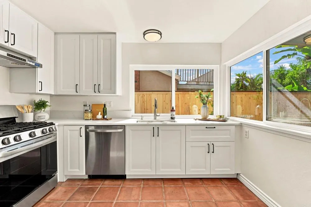 961 Woodlake Drive Cardiff by the Sea, CA 92007