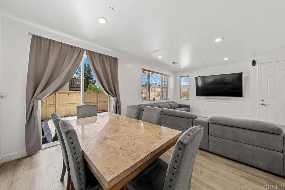 1357 Caminito Veranza #3 Chula Vista, CA 91915