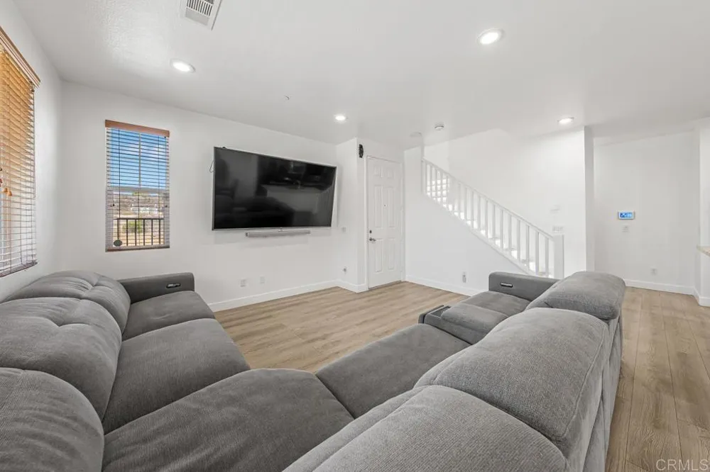 1357 Caminito Veranza #3 Chula Vista, CA 91915