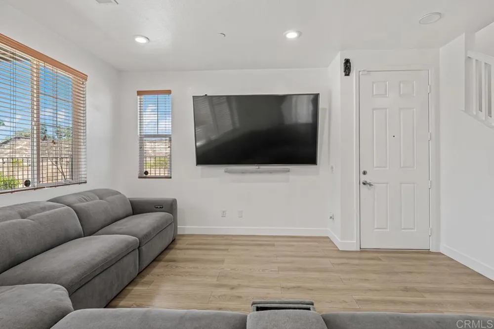 1357 Caminito Veranza #3 Chula Vista, CA 91915
