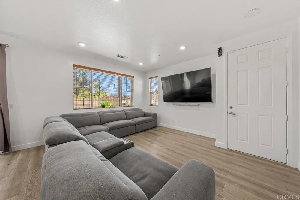 1357 Caminito Veranza #3 Chula Vista, CA 91915