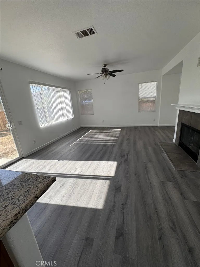 1950 Bankstown Way Perris, CA 92571