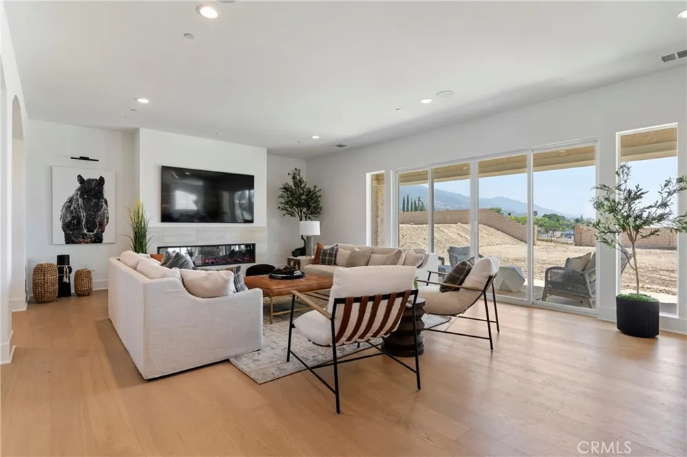 5645 Brittany Rancho Cucamonga, CA 91701
