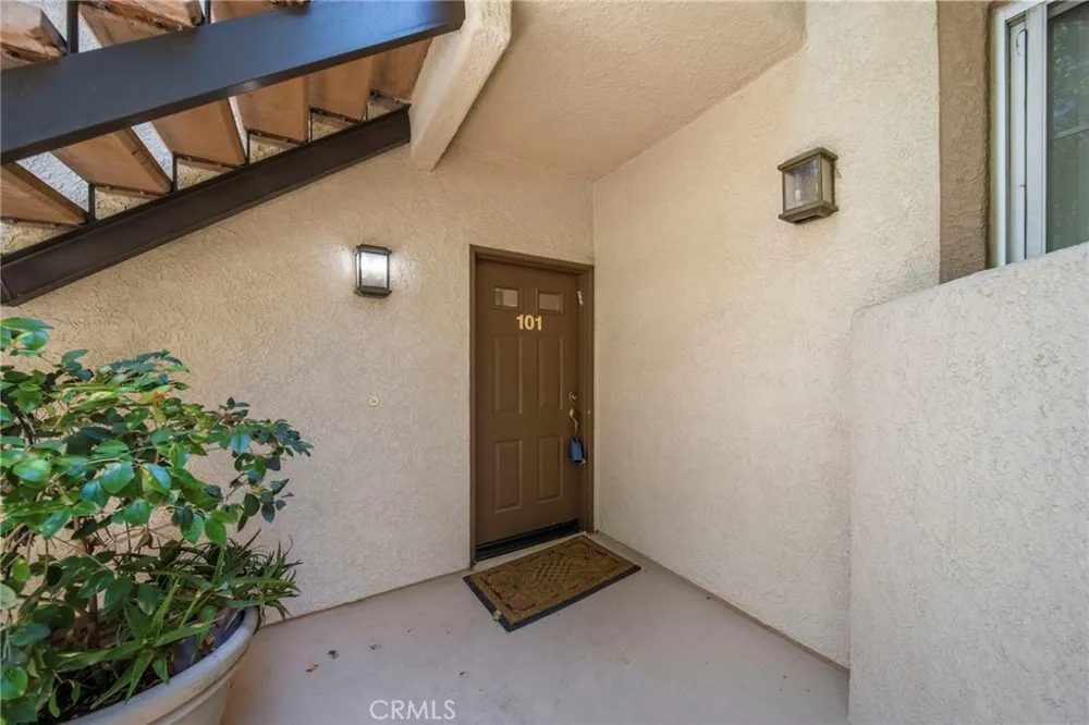 24123 Del Monte Drive #101 Valencia, CA 91355