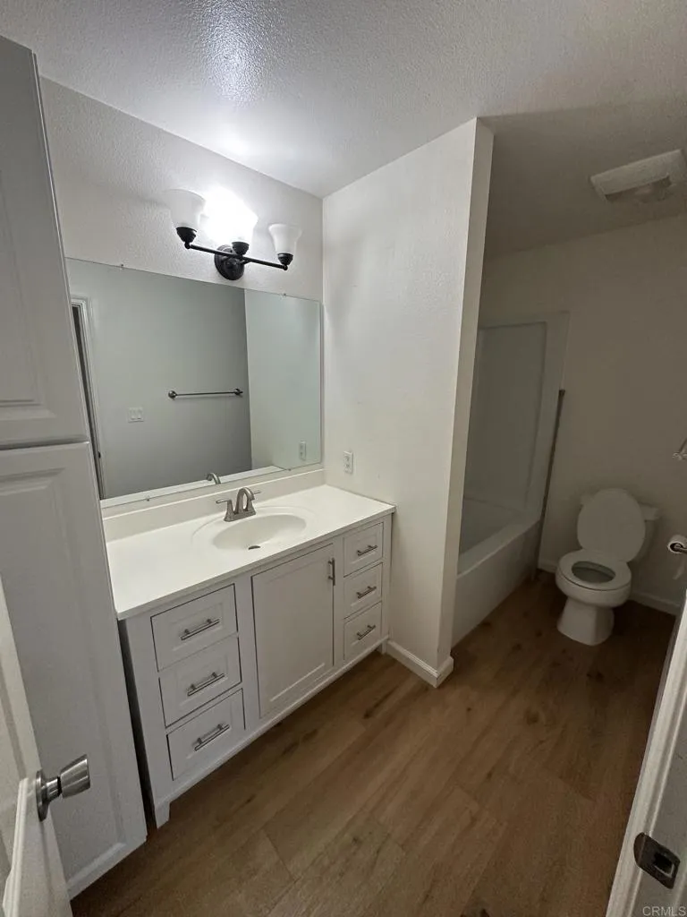 279 Moss Street #13 Chula Vista, CA 91911