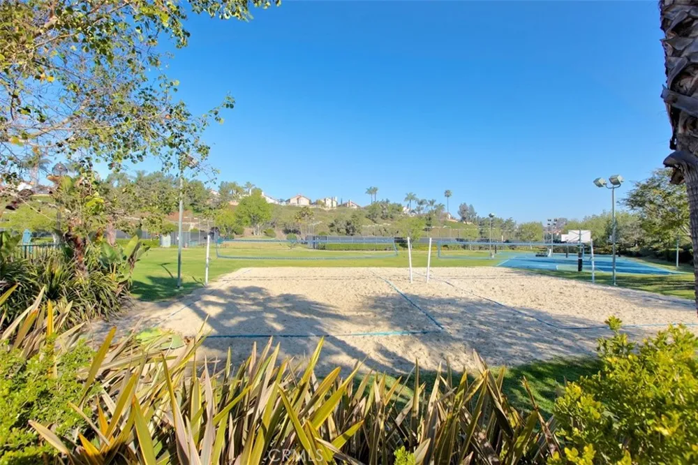 28765 Calle Vista Laguna Niguel, CA 92677