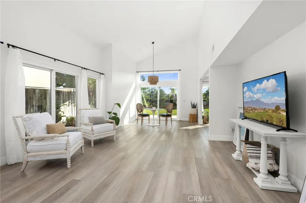 28765 Calle Vista Laguna Niguel, CA 92677