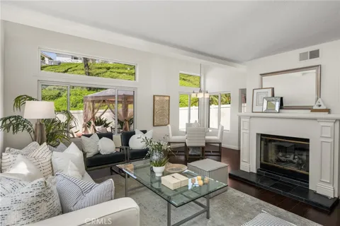 21132 Calle De Paseo