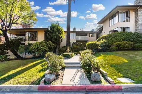 945 S Orange Grove Boulevard #E