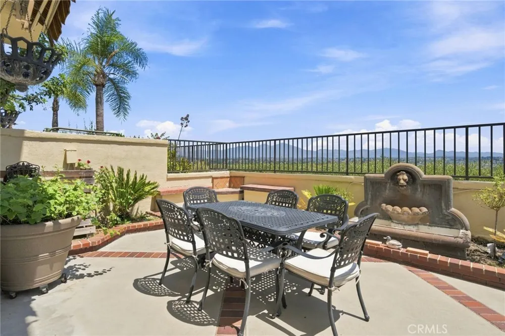 26382 Modena Laguna Hills, CA 92653
