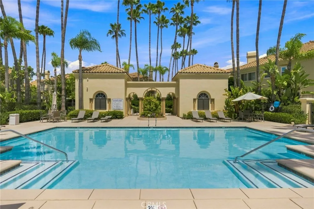 26382 Modena Laguna Hills, CA 92653