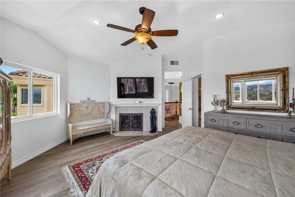 26382 Modena Laguna Hills, CA 92653