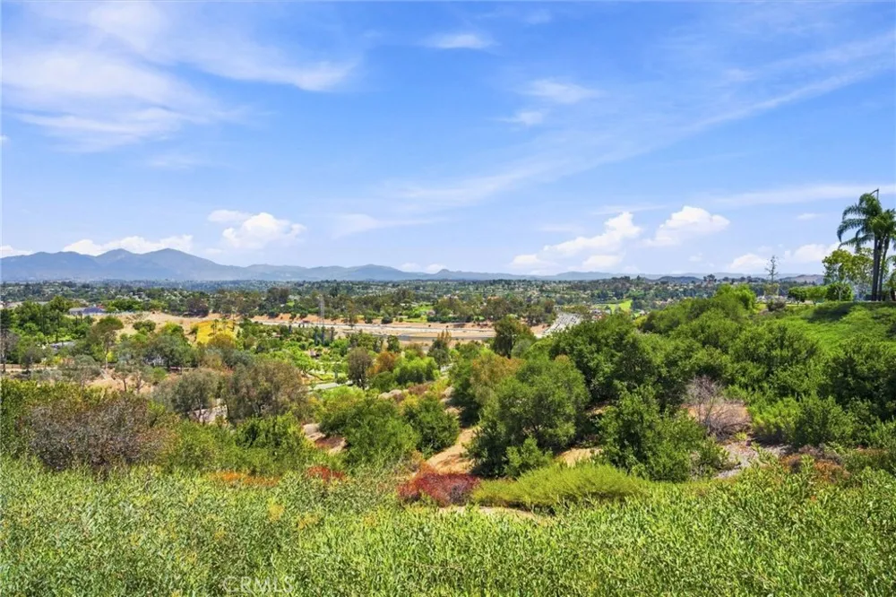 26382 Modena Laguna Hills, CA 92653