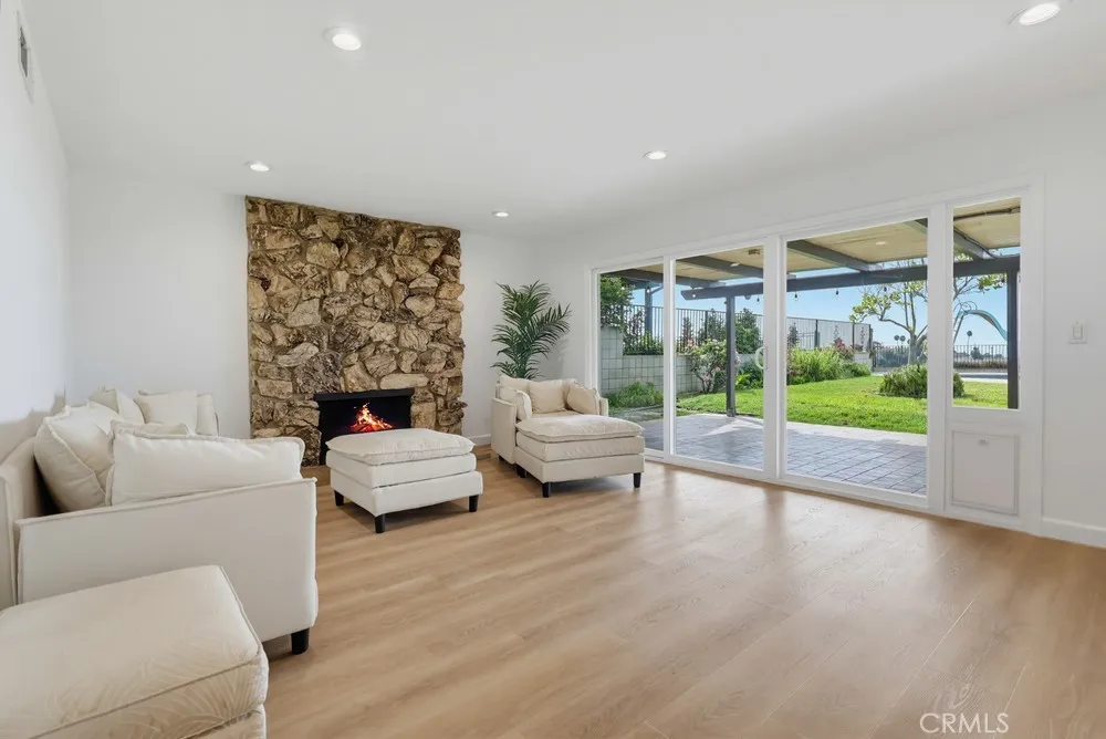 2086 Arriba Monterey Park, CA 91754