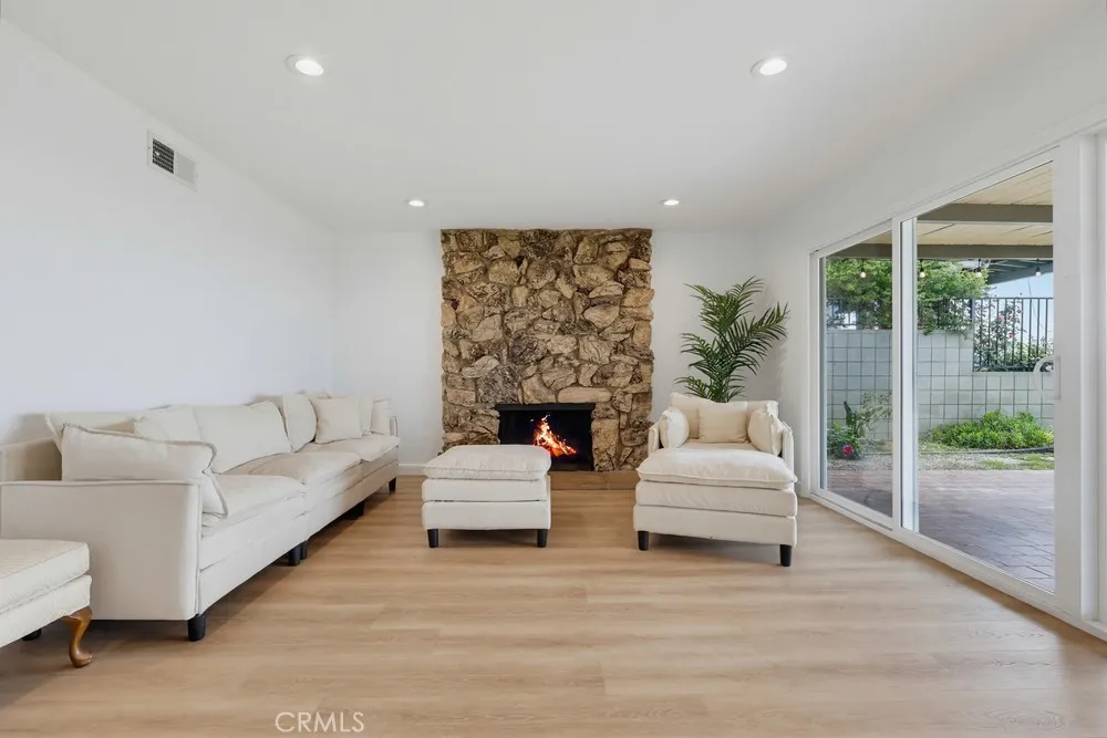2086 Arriba Monterey Park, CA 91754