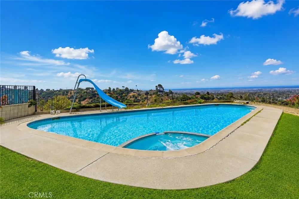 2086 Arriba Monterey Park, CA 91754