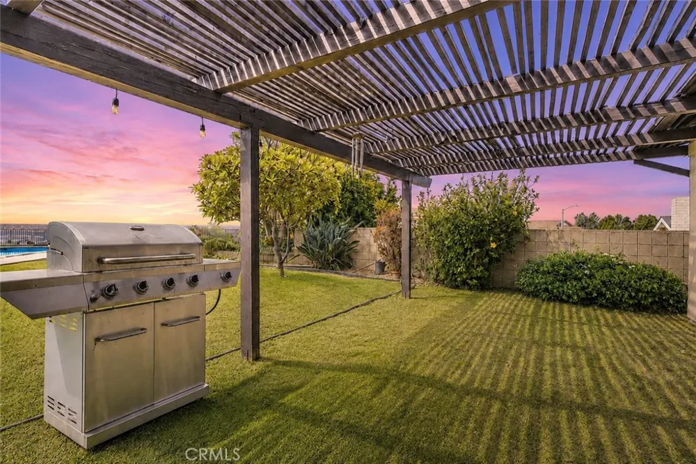 2086 Arriba Monterey Park, CA 91754