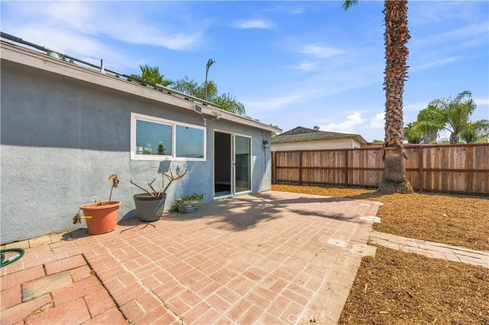 560 W Los Angeles Drive Vista, CA 92083