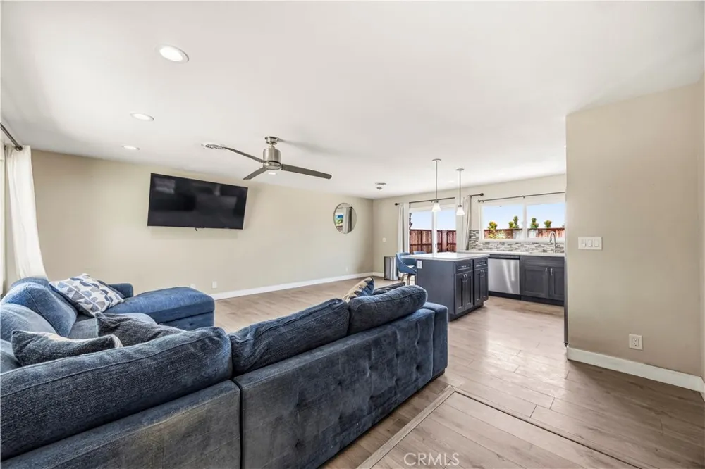 560 W Los Angeles Drive Vista, CA 92083