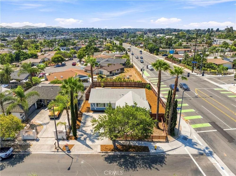 560 W Los Angeles Drive Vista, CA 92083