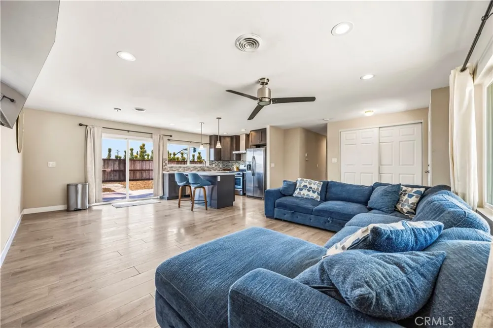 560 W Los Angeles Drive Vista, CA 92083