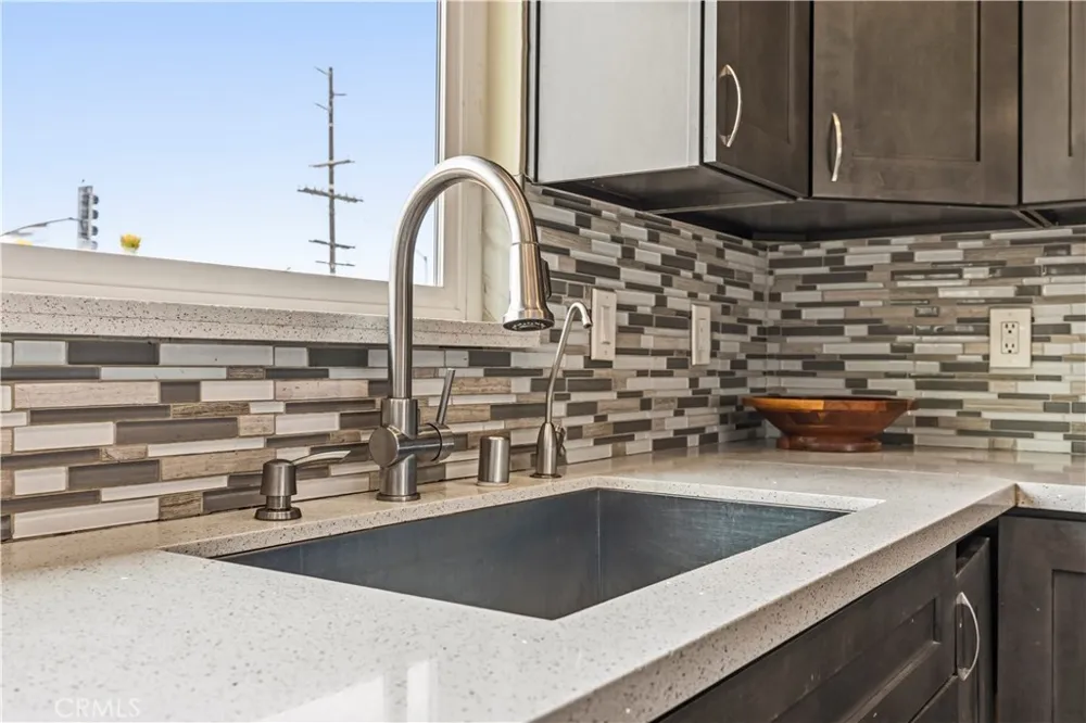 560 W Los Angeles Drive Vista, CA 92083