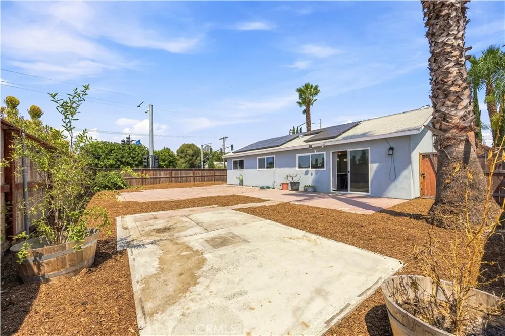 560 W Los Angeles Drive Vista, CA 92083