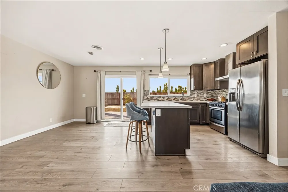 560 W Los Angeles Drive Vista, CA 92083