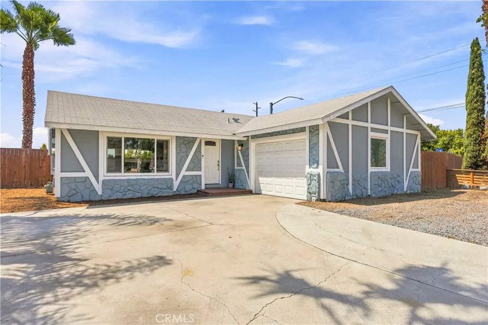 560 W Los Angeles Drive Vista, CA 92083