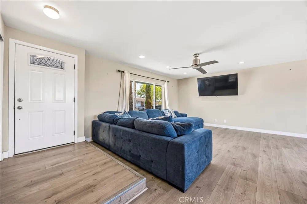 560 W Los Angeles Drive Vista, CA 92083