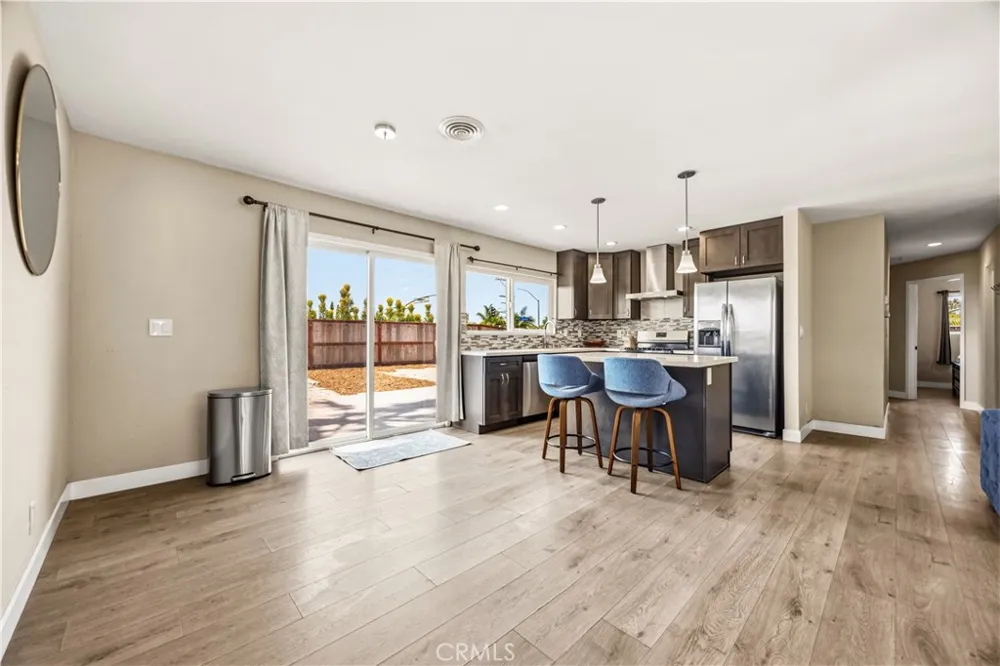 560 W Los Angeles Drive Vista, CA 92083