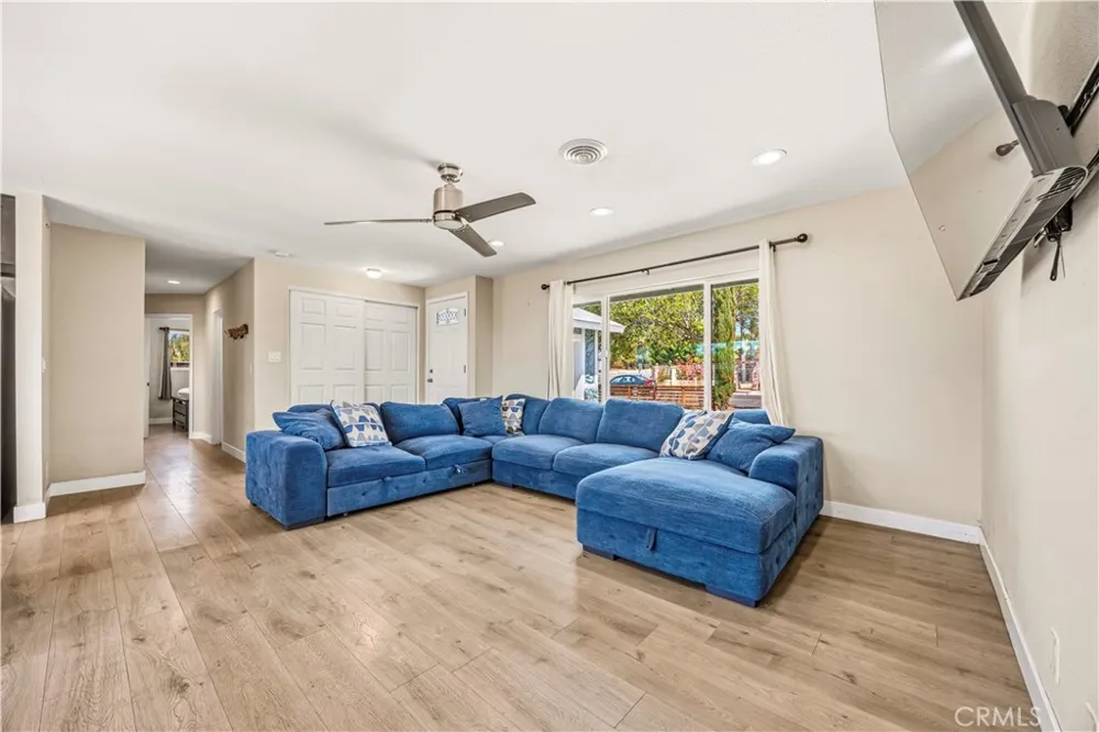 560 W Los Angeles Drive Vista, CA 92083