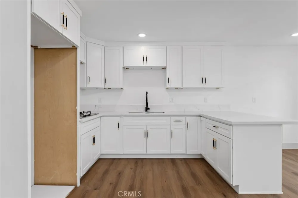 24543 Penfield Lake Forest, CA 92630
