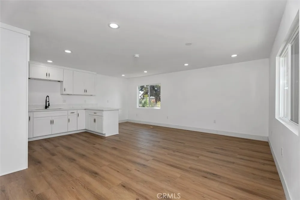 24543 Penfield Lake Forest, CA 92630