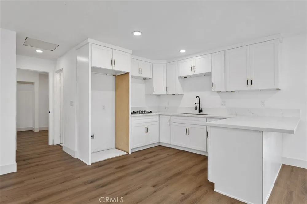24543 Penfield Lake Forest, CA 92630