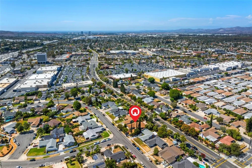 24543 Penfield Lake Forest, CA 92630