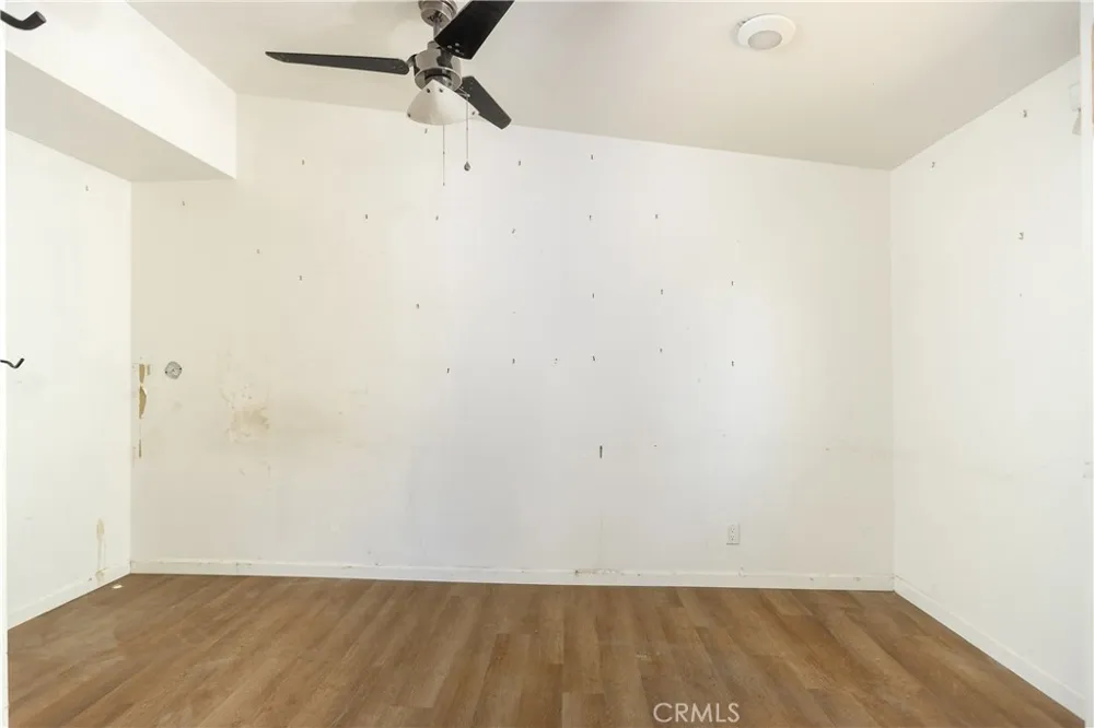 19338 Elkwood Street Reseda, CA 91335