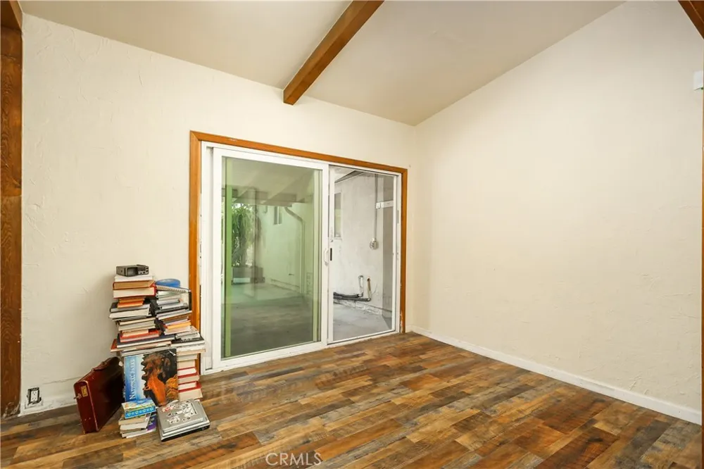 19338 Elkwood Street Reseda, CA 91335