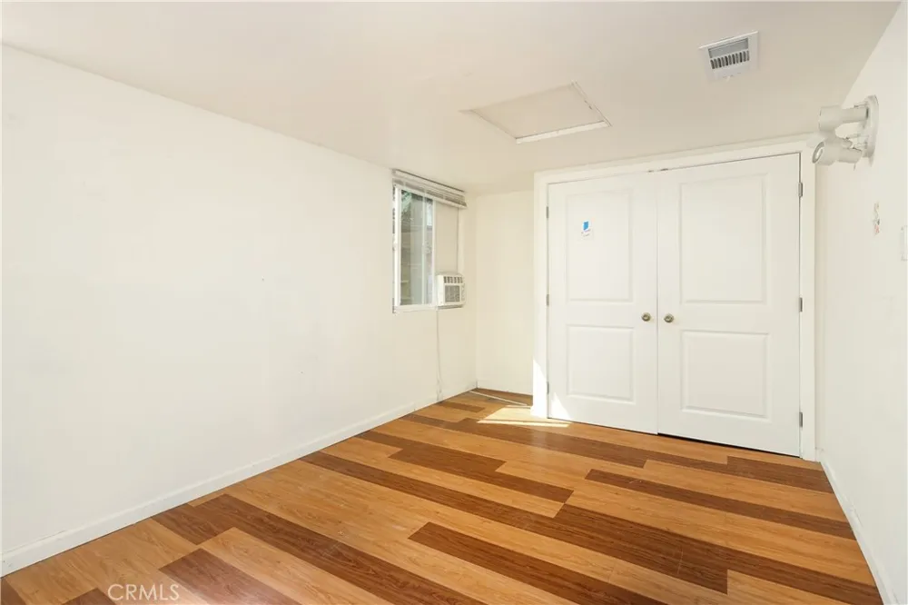 19338 Elkwood Street Reseda, CA 91335