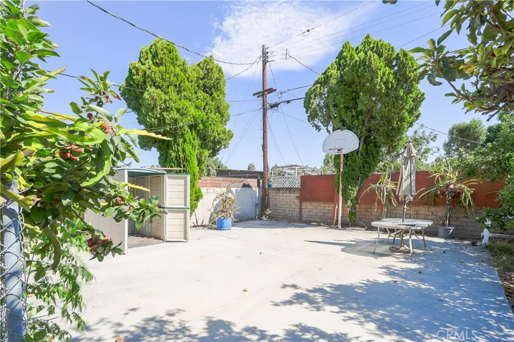 19338 Elkwood Street Reseda, CA 91335
