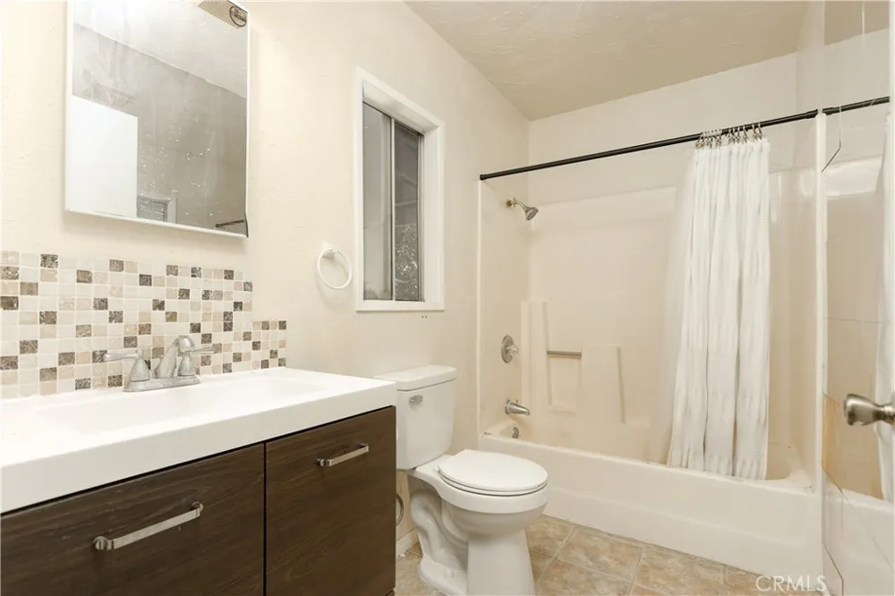 19338 Elkwood Street Reseda, CA 91335