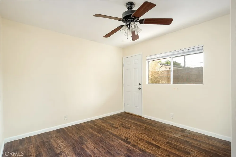 19338 Elkwood Street Reseda, CA 91335
