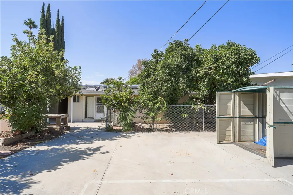 19338 Elkwood Street Reseda, CA 91335