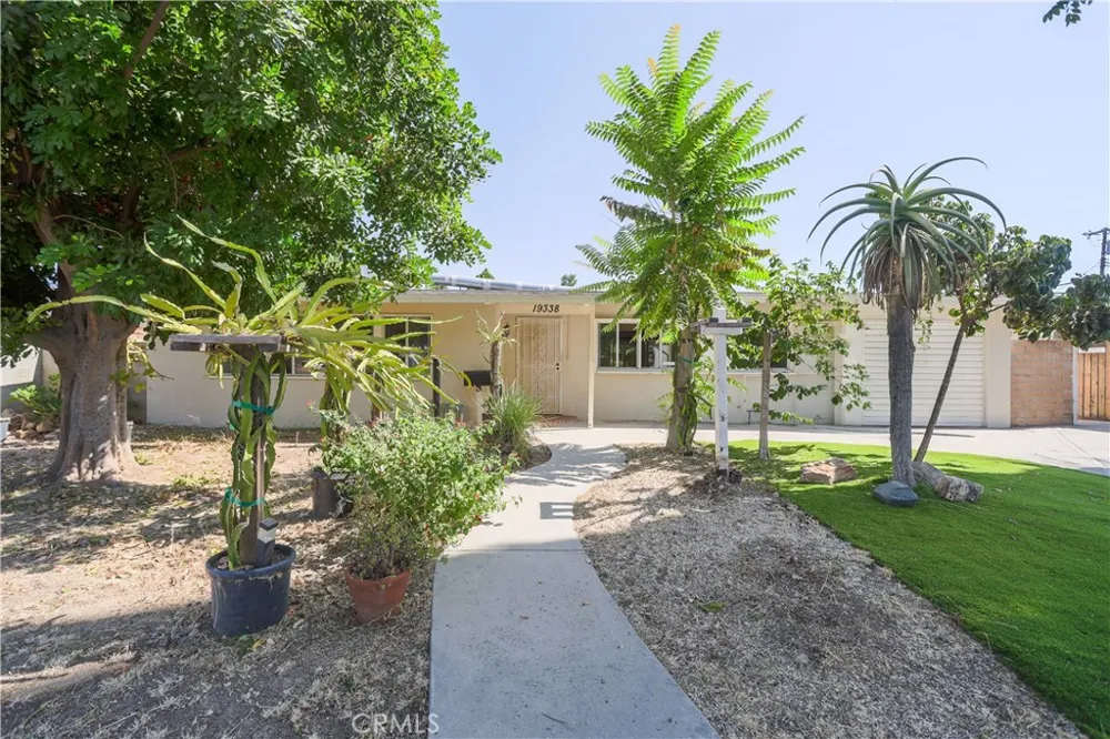 19338 Elkwood Street Reseda, CA 91335