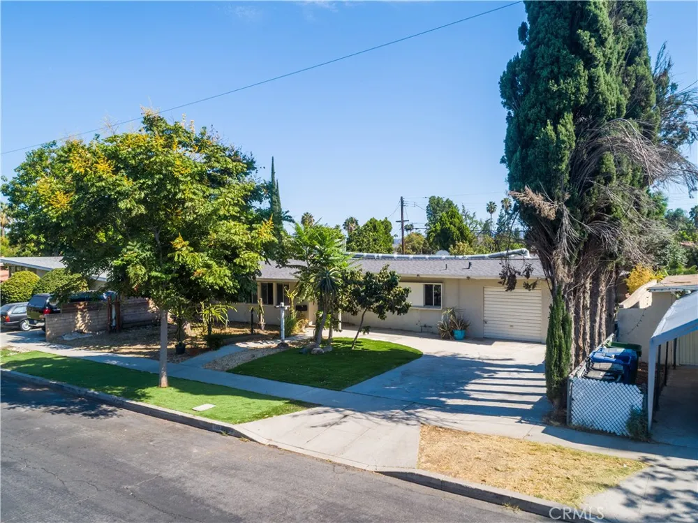 19338 Elkwood Street Reseda, CA 91335