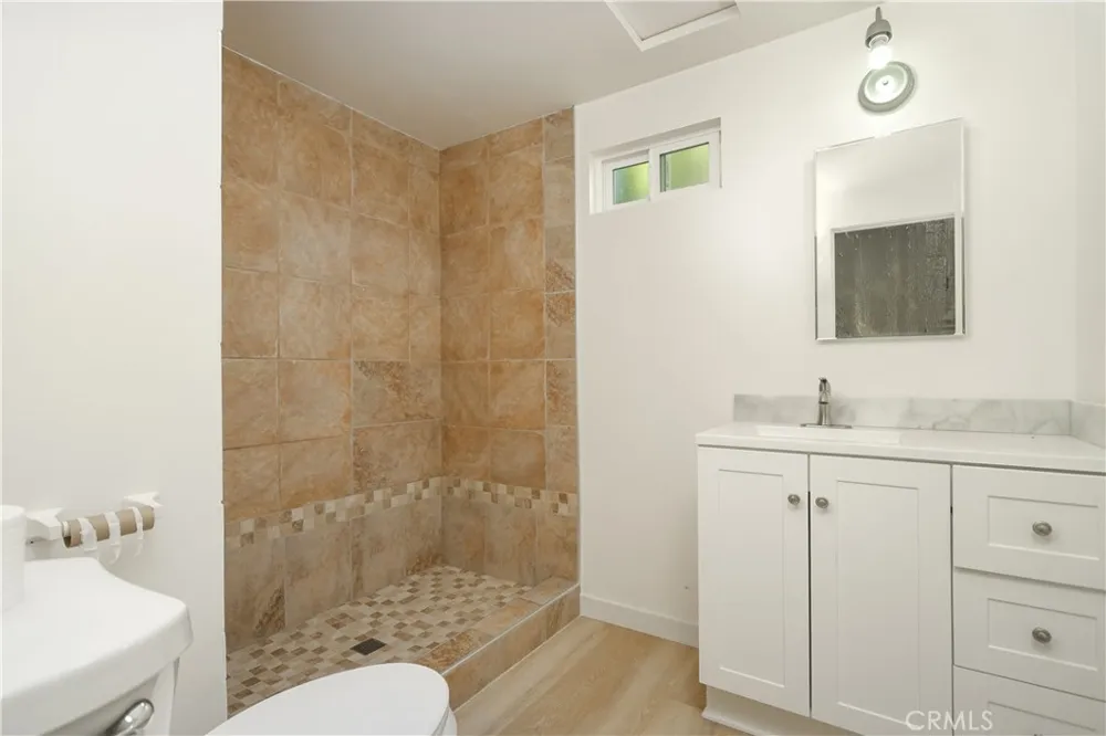 19338 Elkwood Street Reseda, CA 91335
