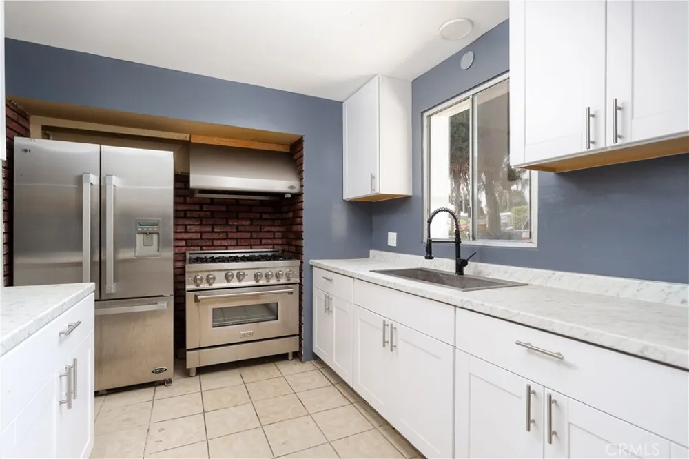 19338 Elkwood Street Reseda, CA 91335