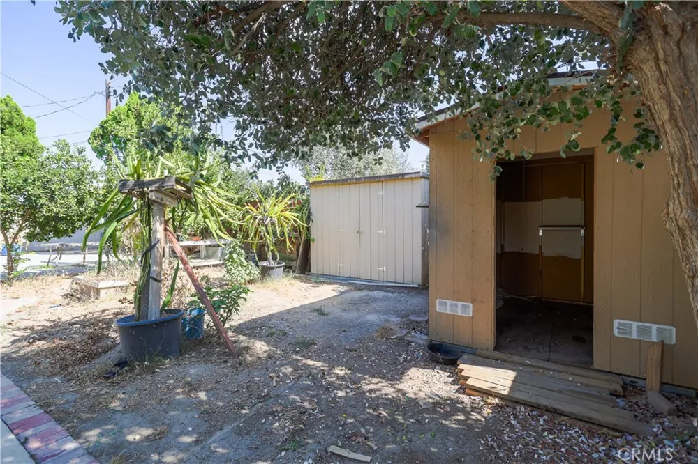 19338 Elkwood Street Reseda, CA 91335
