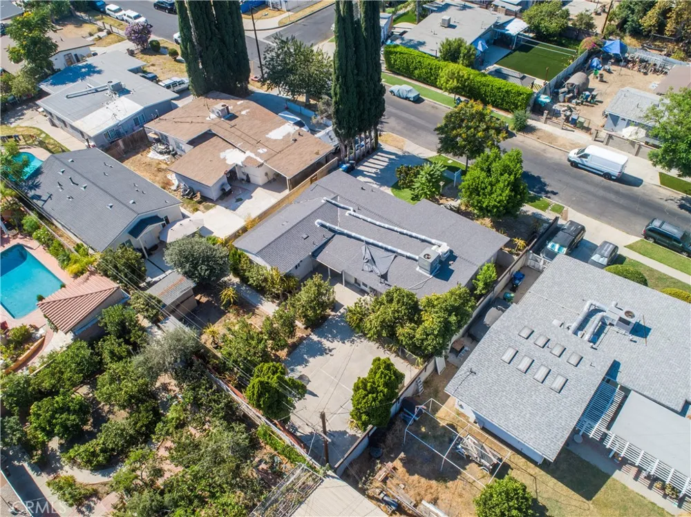 19338 Elkwood Street Reseda, CA 91335