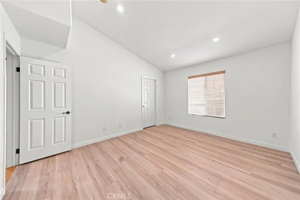 4516 Ramsdell #125 La Crescenta, CA 91214